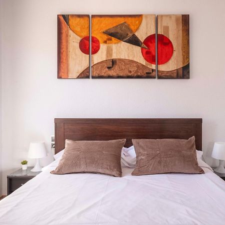 5 Min To The Sea And 15 Min To Barcelona Center Apartment Sant Adria de Besos Bagian luar foto