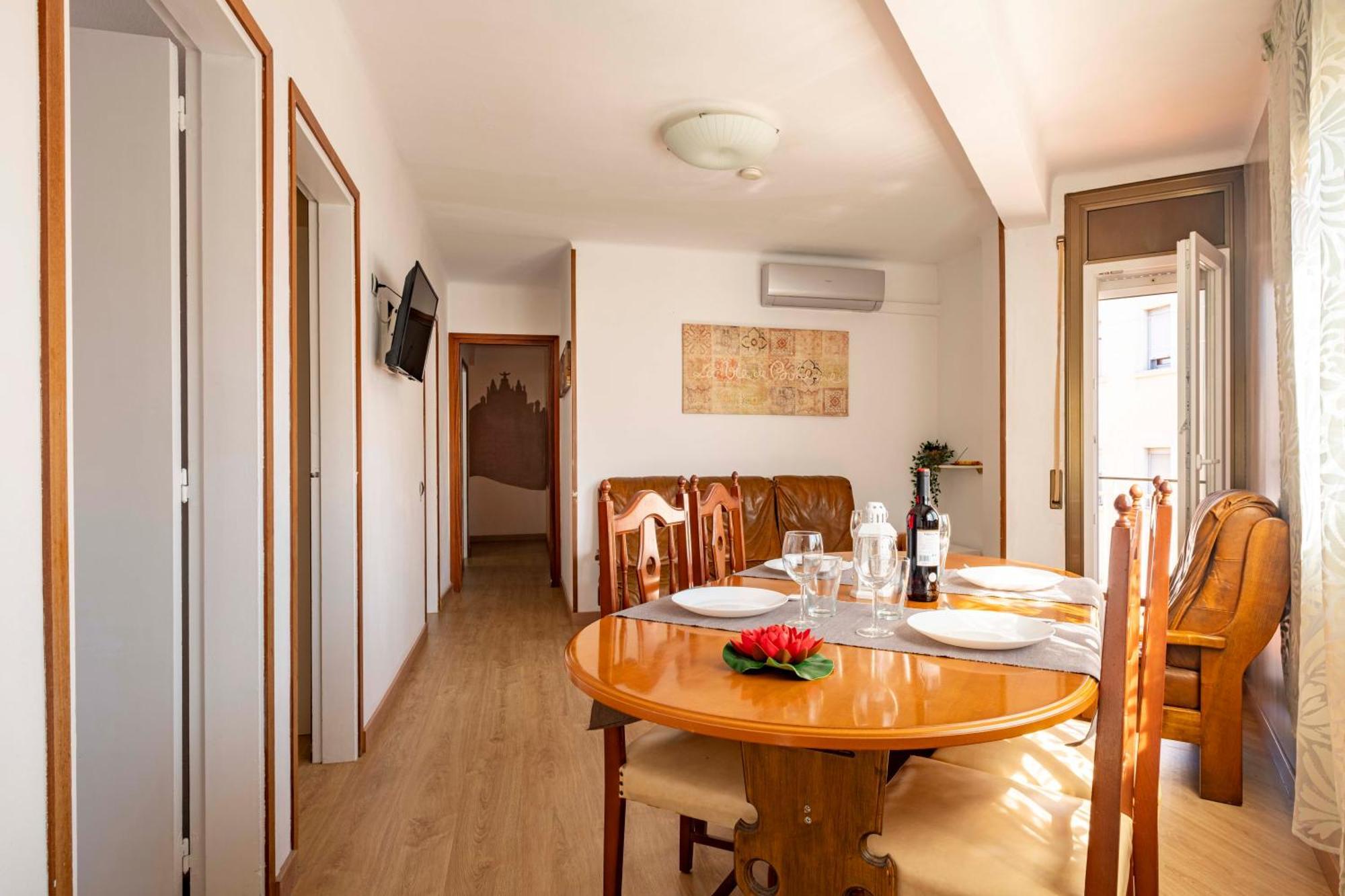 5 Min To The Sea And 15 Min To Barcelona Center Apartment Sant Adria de Besos Bagian luar foto