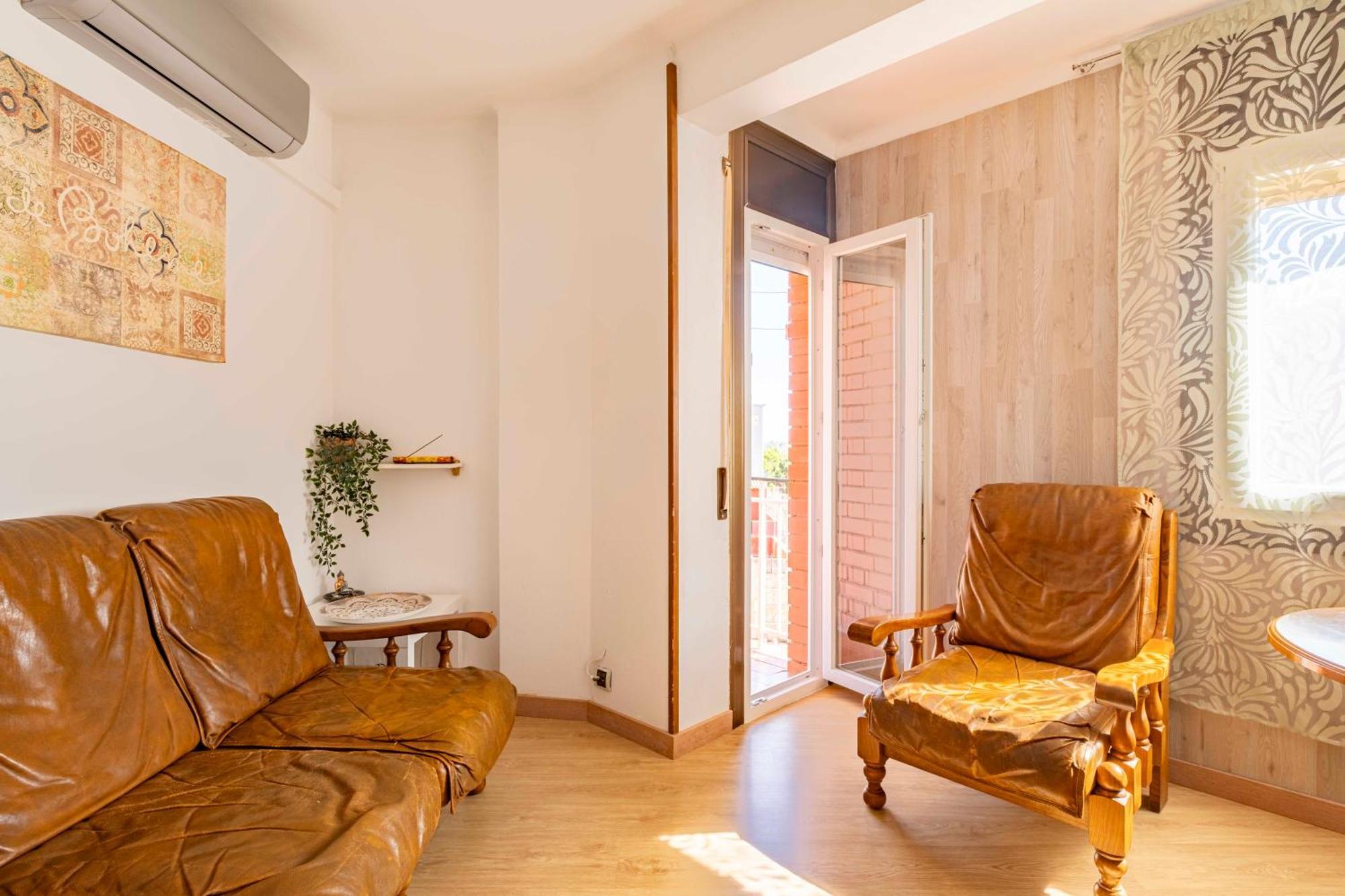 5 Min To The Sea And 15 Min To Barcelona Center Apartment Sant Adria de Besos Bagian luar foto