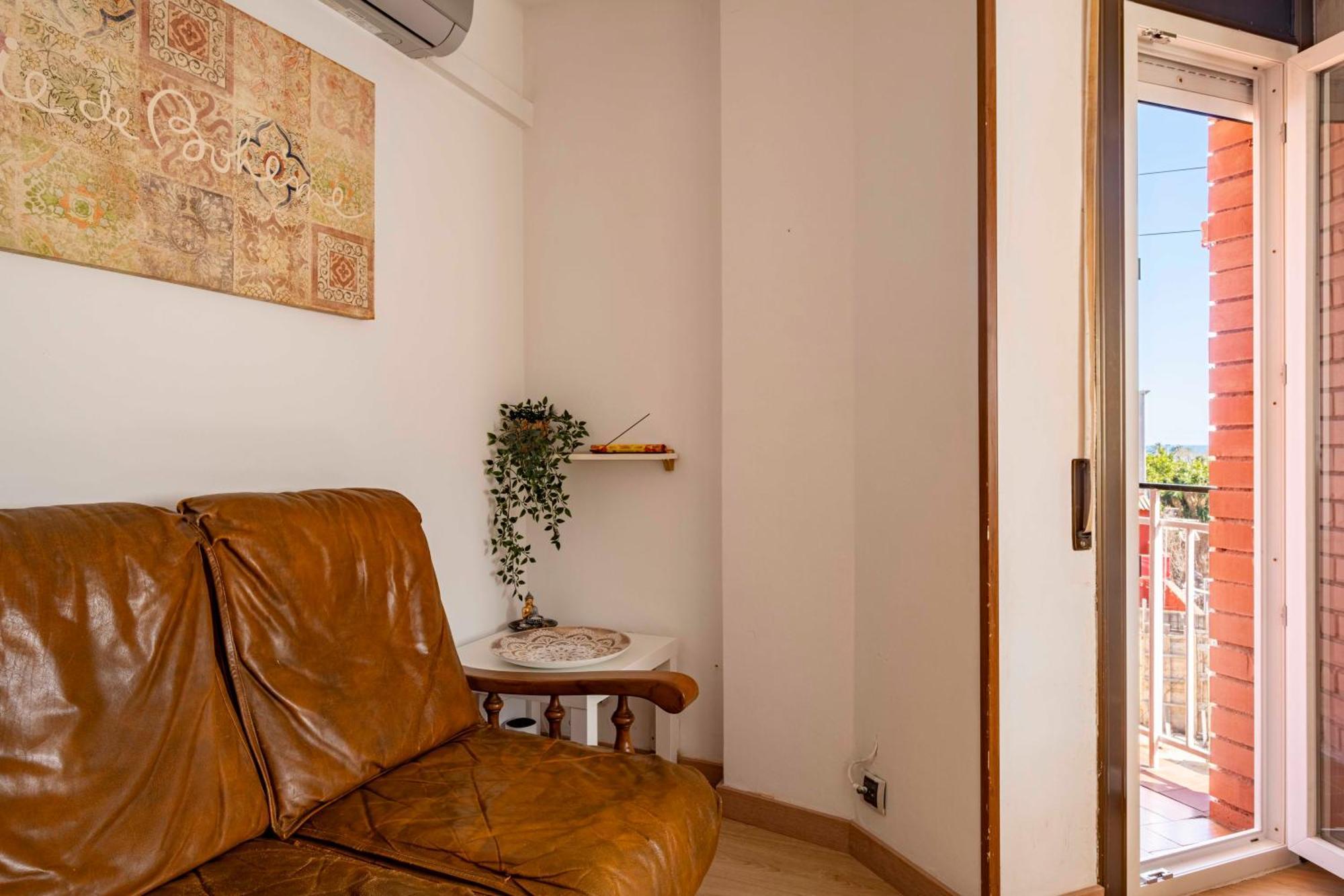 5 Min To The Sea And 15 Min To Barcelona Center Apartment Sant Adria de Besos Bagian luar foto