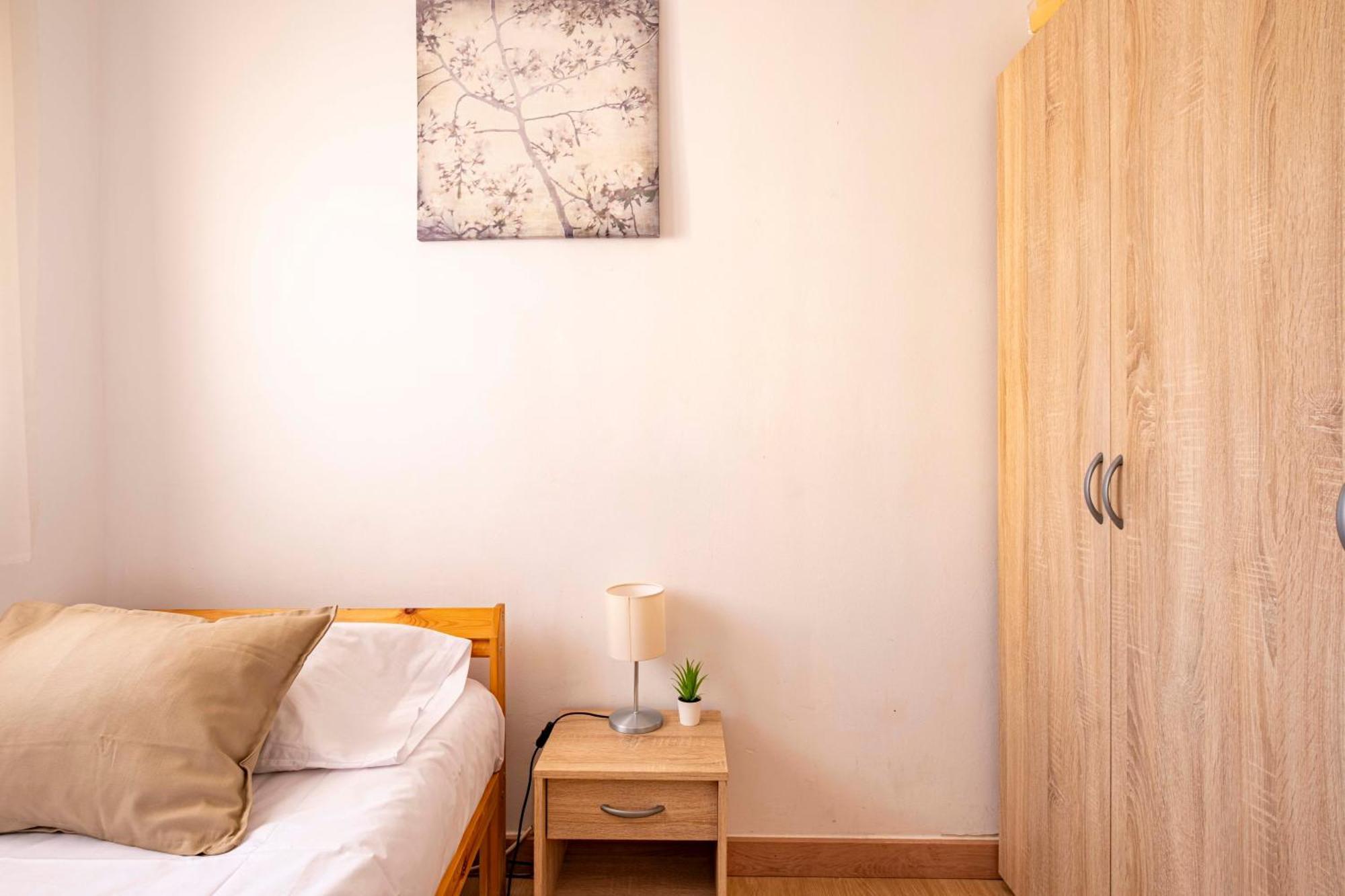5 Min To The Sea And 15 Min To Barcelona Center Apartment Sant Adria de Besos Bagian luar foto