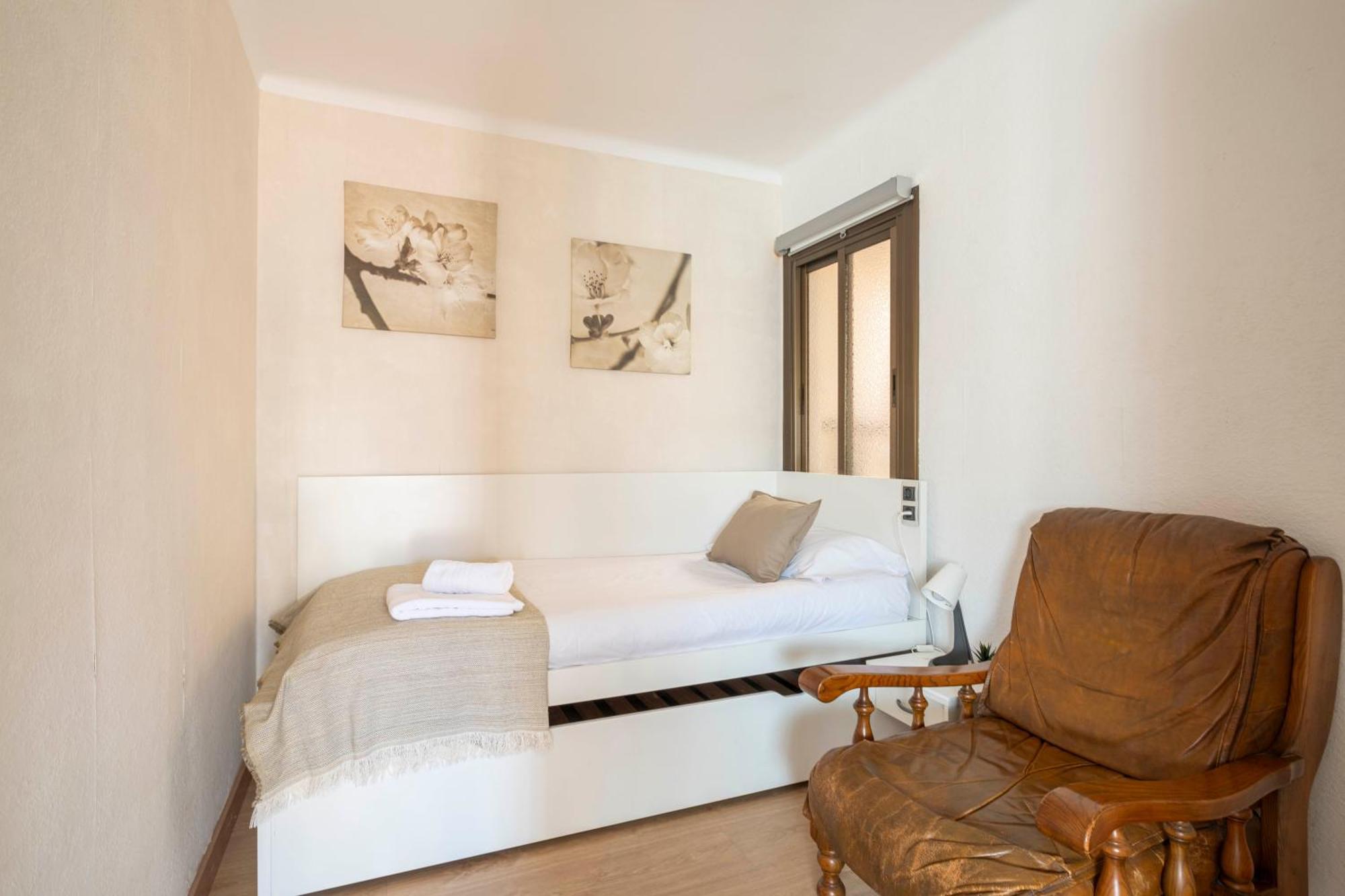 5 Min To The Sea And 15 Min To Barcelona Center Apartment Sant Adria de Besos Bagian luar foto