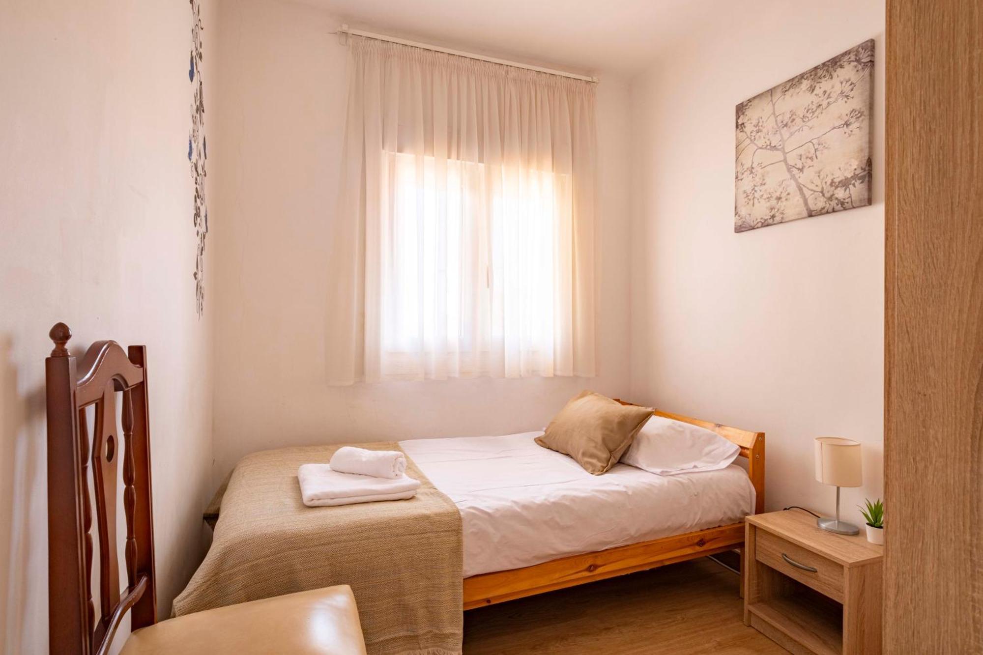 5 Min To The Sea And 15 Min To Barcelona Center Apartment Sant Adria de Besos Bagian luar foto