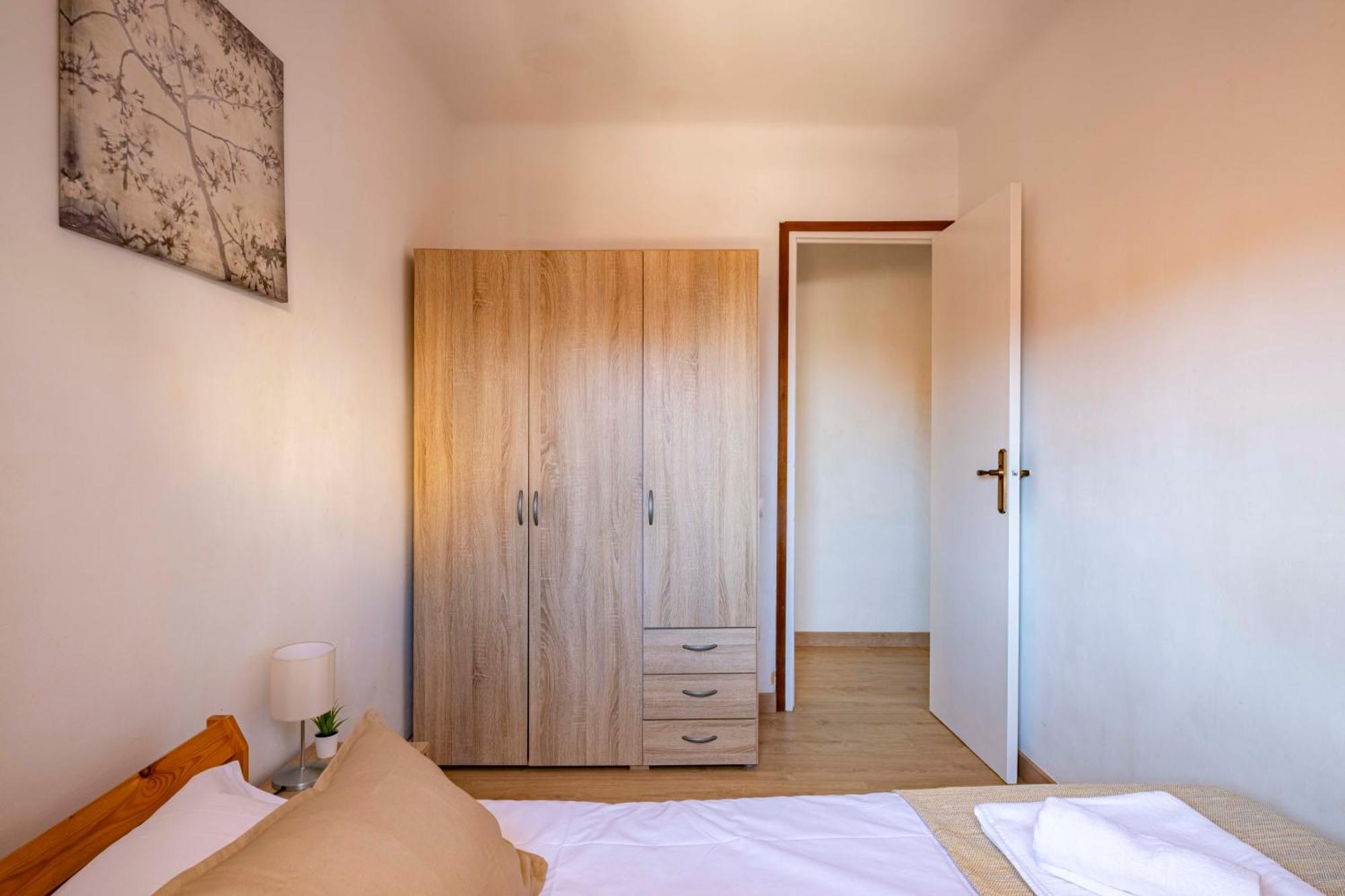 5 Min To The Sea And 15 Min To Barcelona Center Apartment Sant Adria de Besos Bagian luar foto