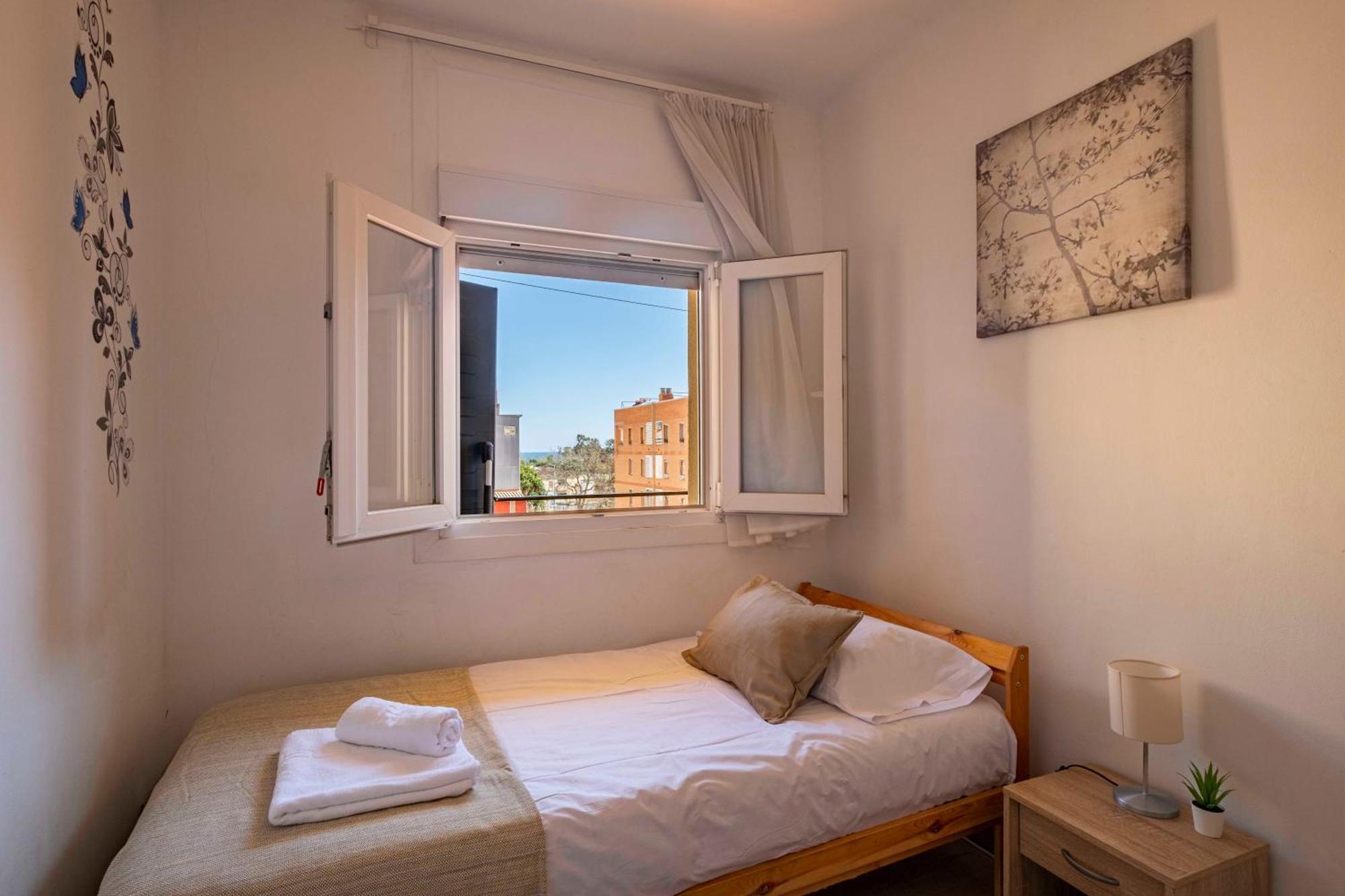 5 Min To The Sea And 15 Min To Barcelona Center Apartment Sant Adria de Besos Bagian luar foto